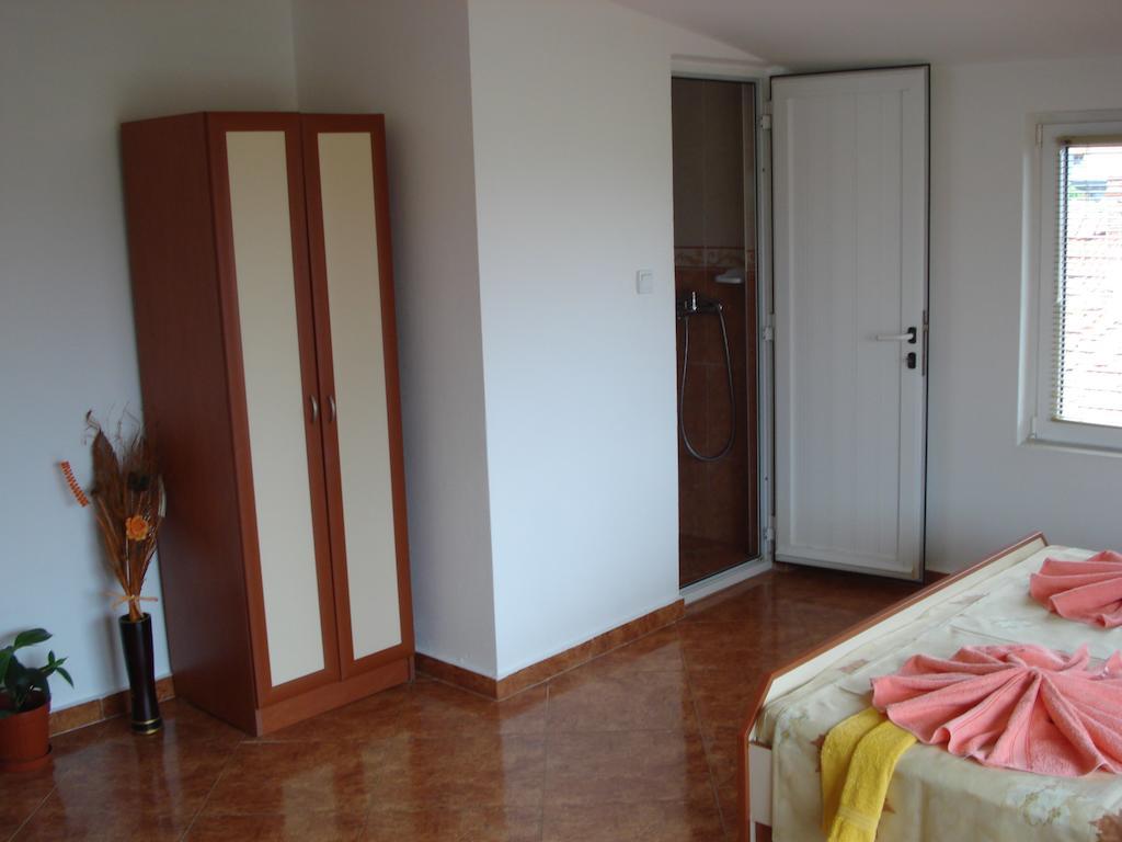 ホテル Moni 85 Family House ソゾポル 部屋 写真